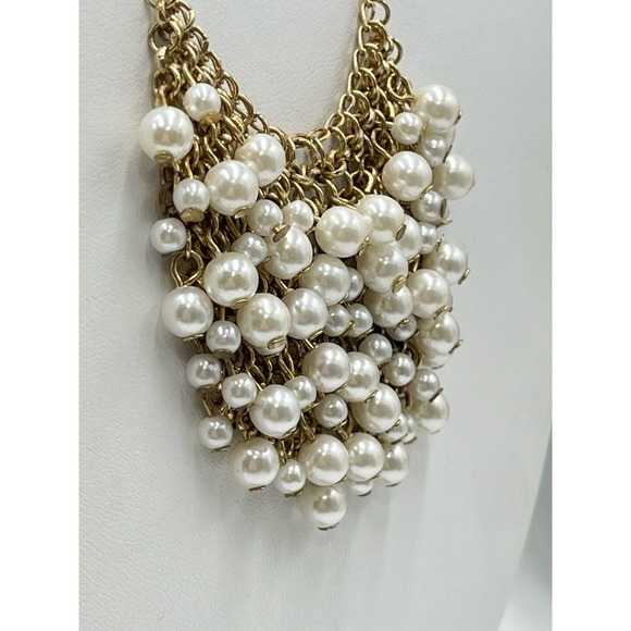 J. Crew White Pearl Center Cluster Bib Bridal Wedding Classic Dangle Necklace - Picture 6 of 13